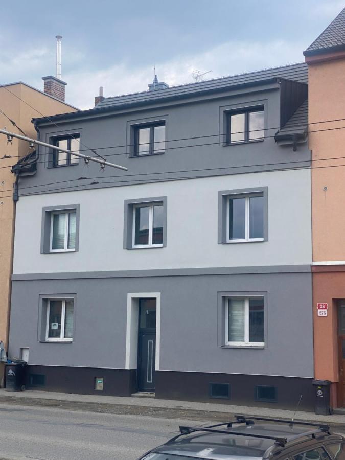 Cerna Ruze- Apartman 5 Pilsen Exterior foto